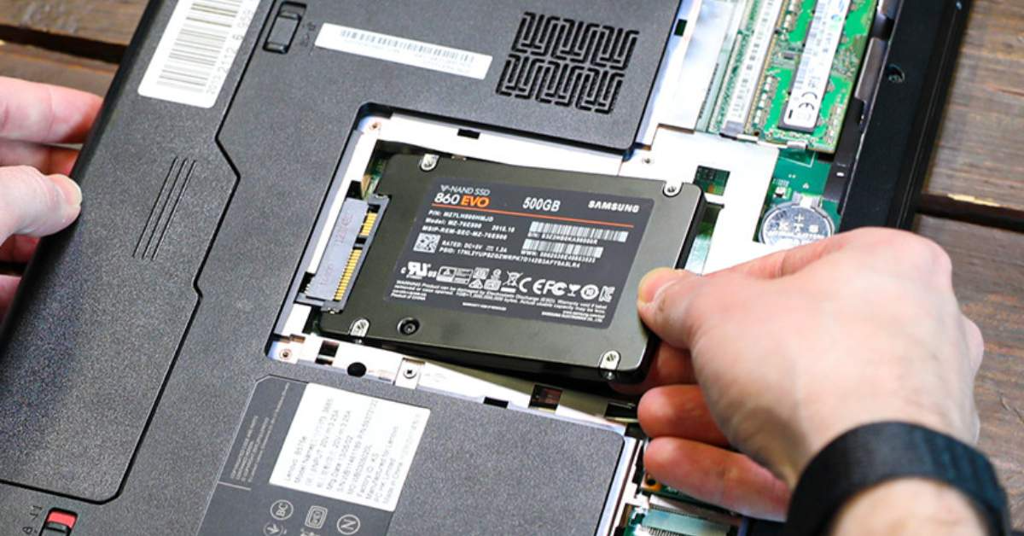 GEARVN - Kiểm tra dung lượng RAM và ổ cứng trước khi mua laptop cũ