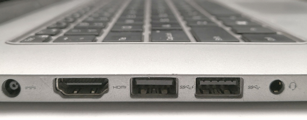 GEARVN - Các cổng kết nối trên laptop cũ